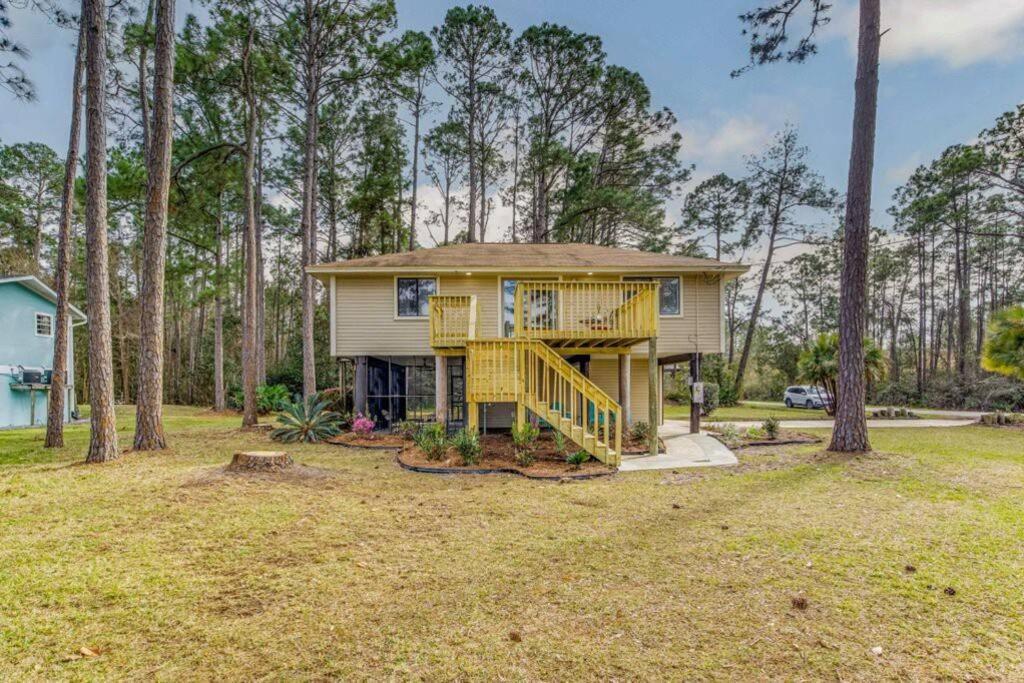 Woodsy Retreat, Steps To Bay - Hot Tub! Vila Gulf Breeze Exterior foto